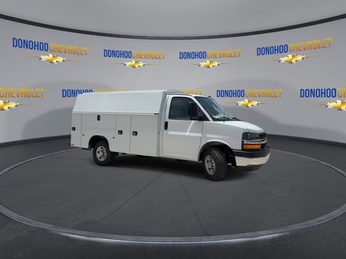 New 2025 Chevrolet Express 3500 w/ Power Convenience Package image 5