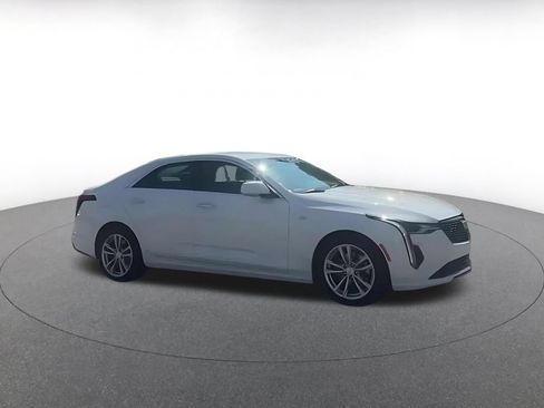 Used 2026 Cadillac CT4 Luxury RWD image 2