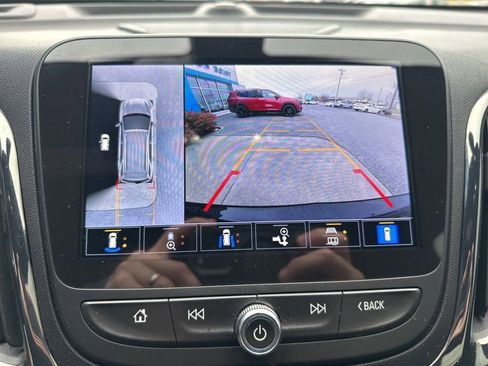 Used 2024 Chevrolet Equinox RS w/ RS Leather Package image 24