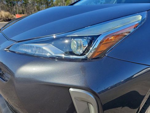 Used 2022 Toyota Prius Limited FWD image 31