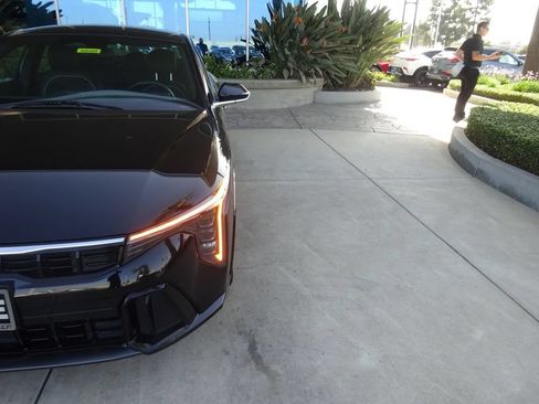 Used 2025 Kia K4 GT-Line FWD image 31