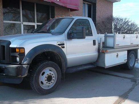 Used 2010 Ford F550 2WD Regular Cab Super Duty image 1