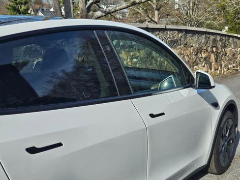 Used 2025 Tesla Model Y Long Range image 21