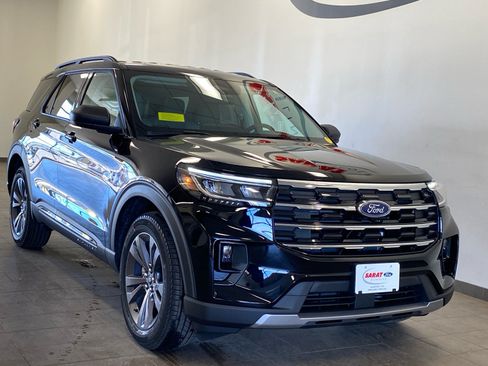 New 2026 Ford Explorer Active w/ Active Comfort Package AWD/4WD image 2