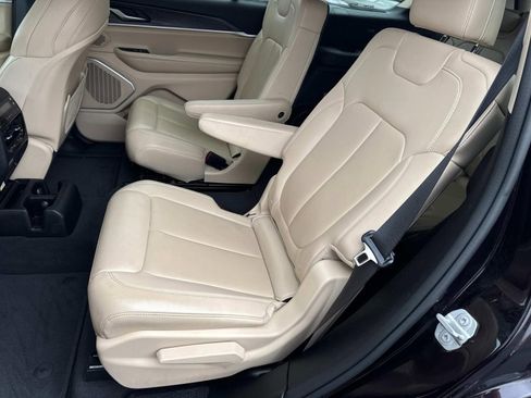 Used 2022 Jeep Grand Cherokee L Limited image 16