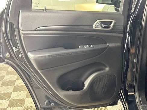 Used 2020 Jeep Grand Cherokee Altitude image 19