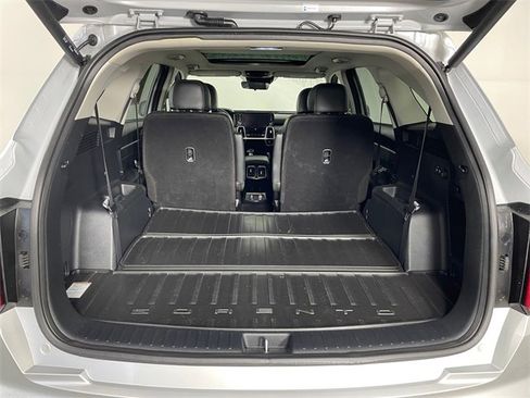 Used 2022 Kia Sorento SX image 17