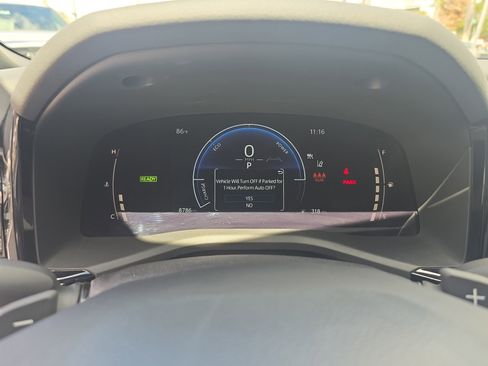 Used 2025 Toyota Camry SE image 19