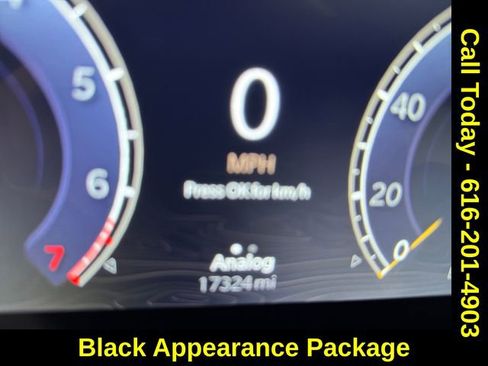 Used 2024 Jeep Grand Cherokee Limited w/ Black Appearance Package image 4