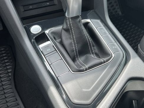 New 2025 Volkswagen Taos SE image 24