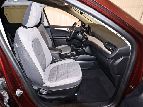 Certified 2021 Ford Escape SE w/ SE Sport Appearance Package image 19