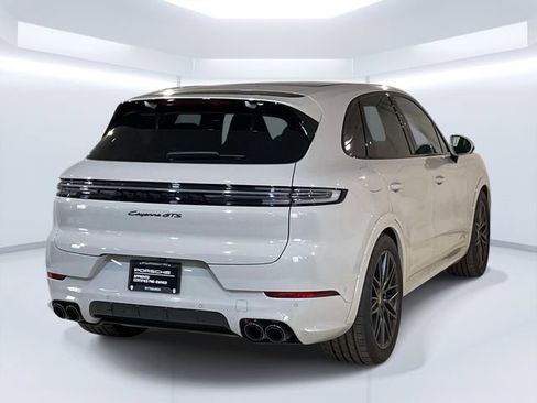 Certified 2025 Porsche Cayenne GTS AWD/4WD image 7