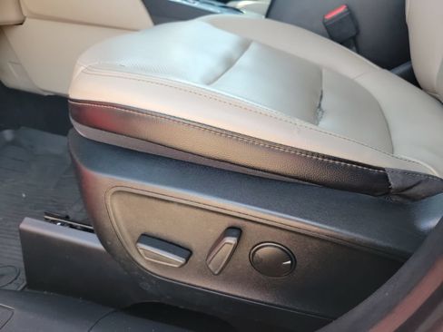 Used 2020 Ford Escape SEL FWD image 13