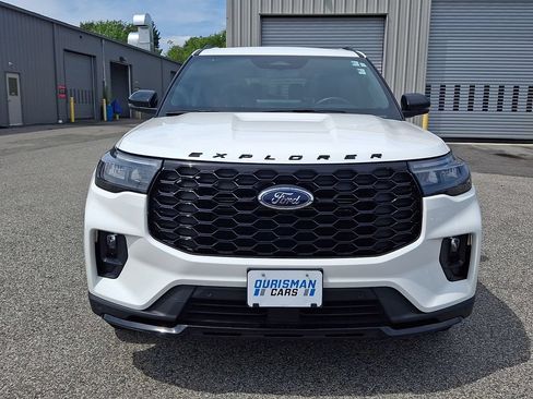 Used 2026 Ford Explorer ST-Line w/ ST-Line Street Pack AWD/4WD image 2