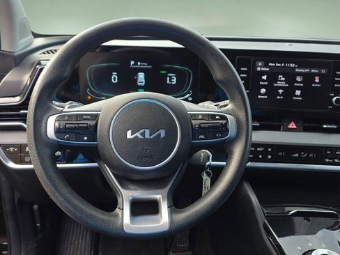 Used 2023 Kia Sportage LX image 17