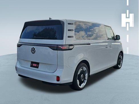 Used 2025 Volkswagen ID. Buzz Pro S RWD image 3