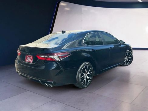 Used 2021 Toyota Camry SE FWD image 5