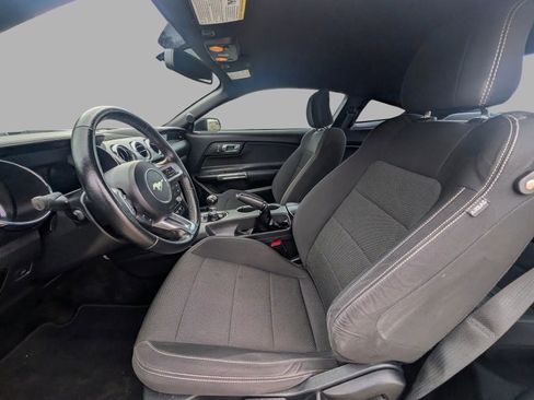 Used 2016 Ford Mustang Coupe RWD image 18