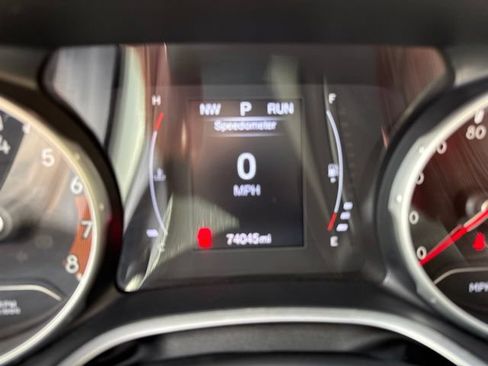 Used 2019 Jeep Compass Latitude FWD image 18