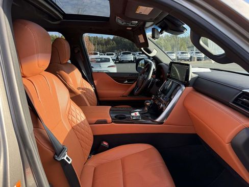 Used 2024 Lexus LX 600 4WD w/ Ultra Luxury Package image 14