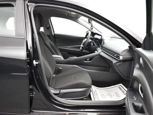 Used 2024 Hyundai Elantra SEL FWD image 16