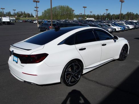 Used 2018 Honda Accord Sport image 5