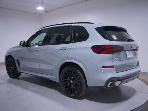 New 2026 BMW X5 xDrive40i w/ M Sport Package AWD/4WD image 3