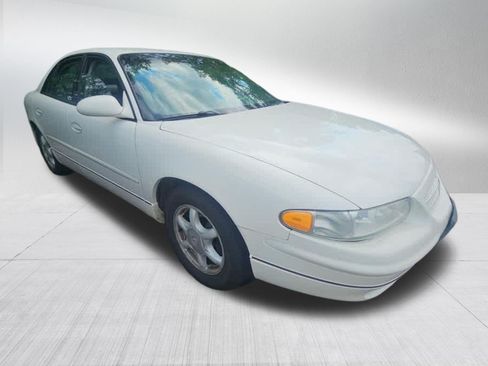 Used 2004 Buick Regal LS FWD image 2
