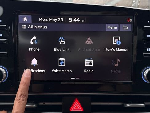 Used 2021 Hyundai Elantra SEL w/ Convenience + Premium Package FWD image 14