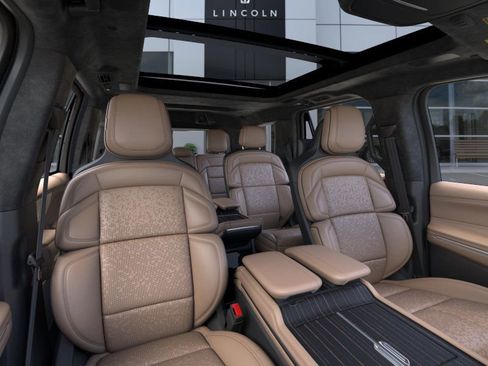 New 2025 Lincoln Navigator Black Label image 10