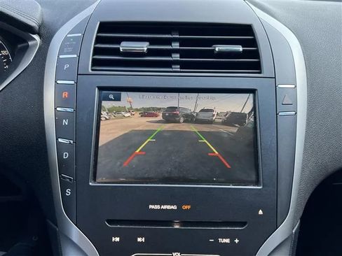 Used 2016 Lincoln MKZ FWD image 20