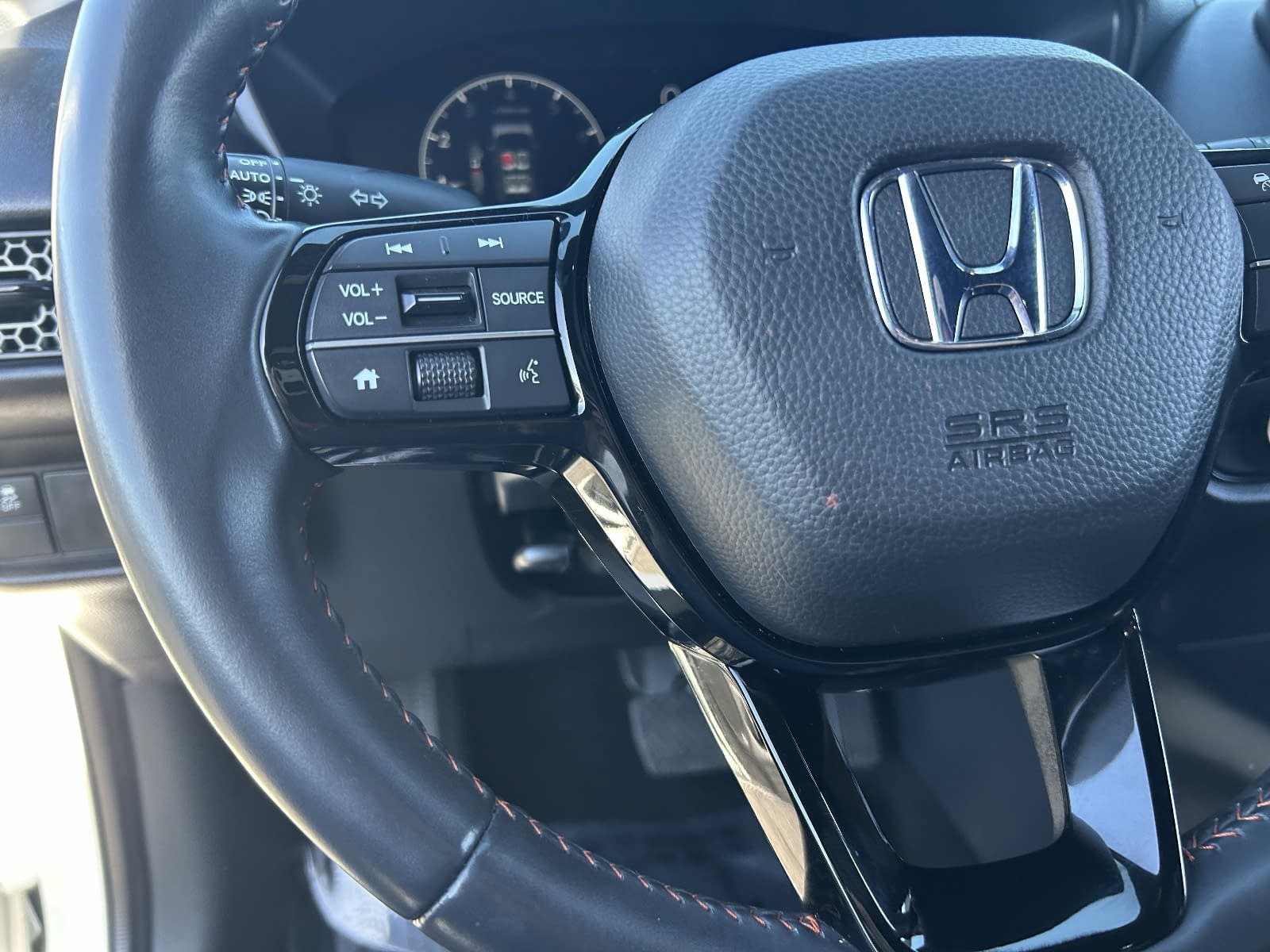 Certified 2025 Honda HR-V Sport image 27