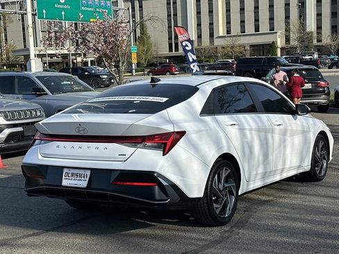 Used 2025 Hyundai Elantra Limited FWD image 3