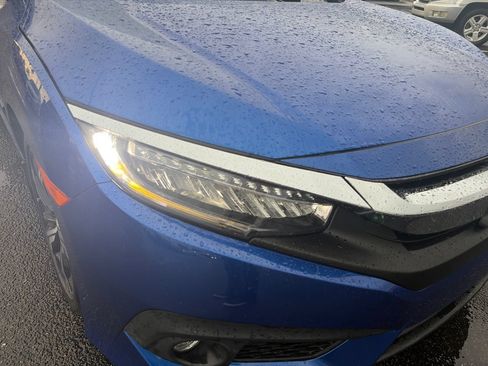 Used 2016 Honda Civic Touring image 19