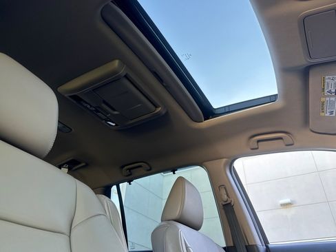Used 2016 Honda Pilot Touring image 25