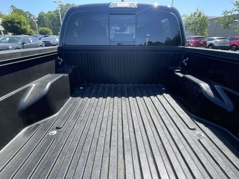 Used 2022 Toyota Tacoma SR5 w/ Technology Package RWD image 10