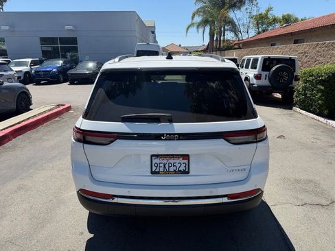 Certified 2023 Jeep Grand Cherokee Laredo RWD image 12