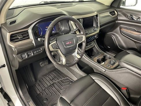 Used 2022 GMC Acadia Denali w/ Denali Technology Package image 3