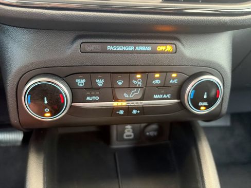Used 2025 Ford Escape ST-Line FWD image 19