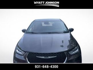 Used 2023 Chrysler Pacifica Touring-L FWD video 1