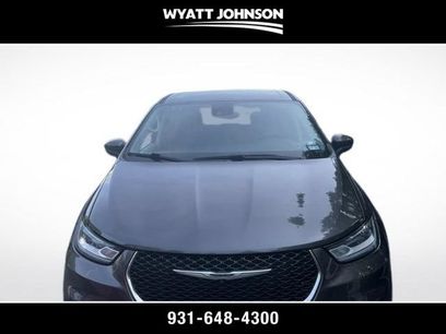 Used 2023 Chrysler Pacifica Touring-L