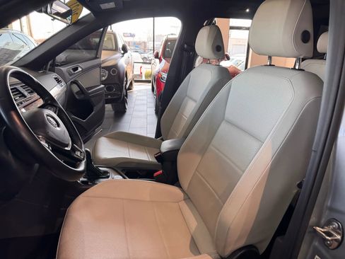 Used 2021 Volkswagen Tiguan SE R-Line image 11