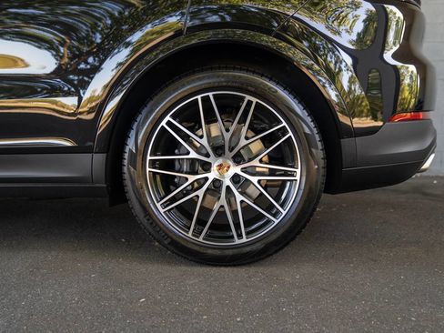 New 2026 Porsche Cayenne Base image 7