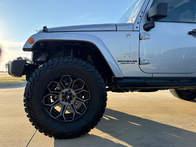 Used 2015 Jeep Wrangler Unlimited Sahara w/ Max Tow Package AWD/4WD image 5