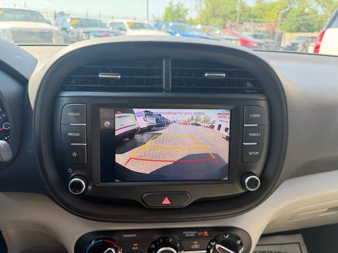 Used 2022 Kia Soul LX w/ Technology Package FWD image 15