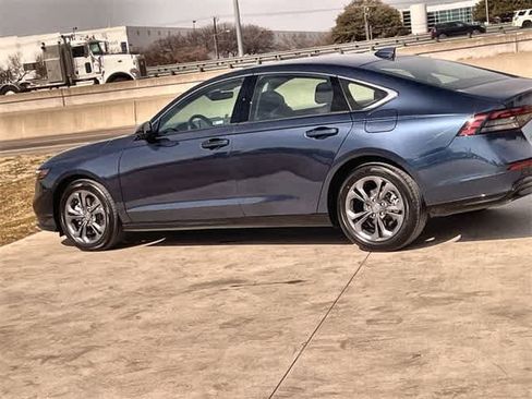 Certified 2025 Honda Accord EX-L image 4