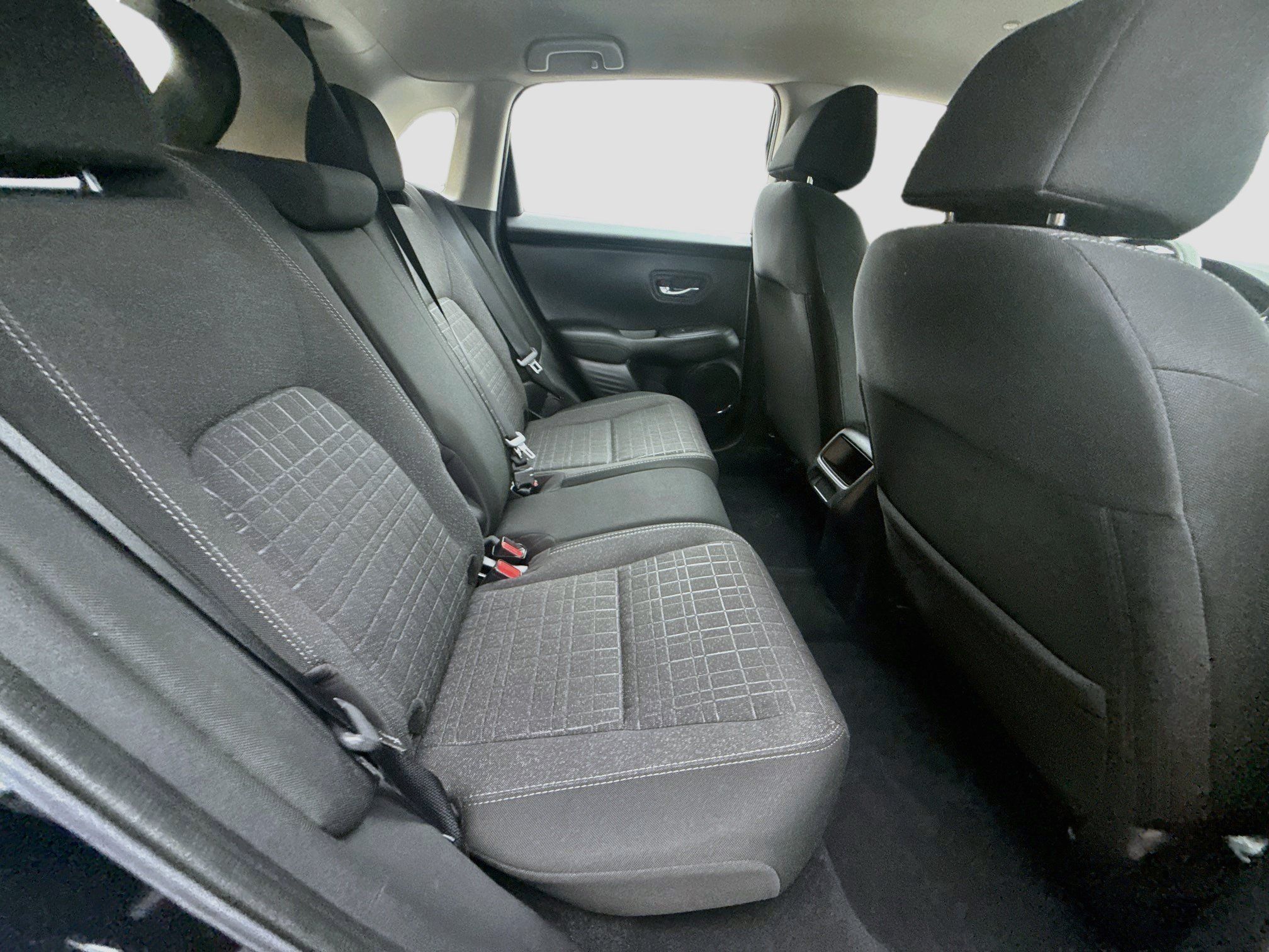 Certified 2025 Honda HR-V LX image 27