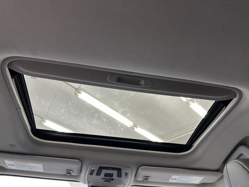 Used 2023 Toyota Sienna XLE image 23