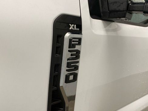 Certified 2023 Ford F350 4x4 Regular Cab DRW Super Duty image 8