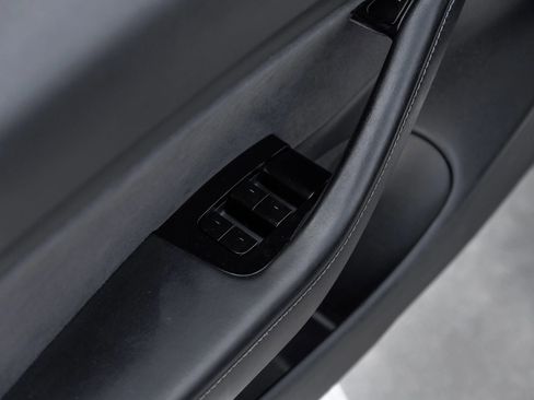 Used 2018 Tesla Model 3 Long Range image 39